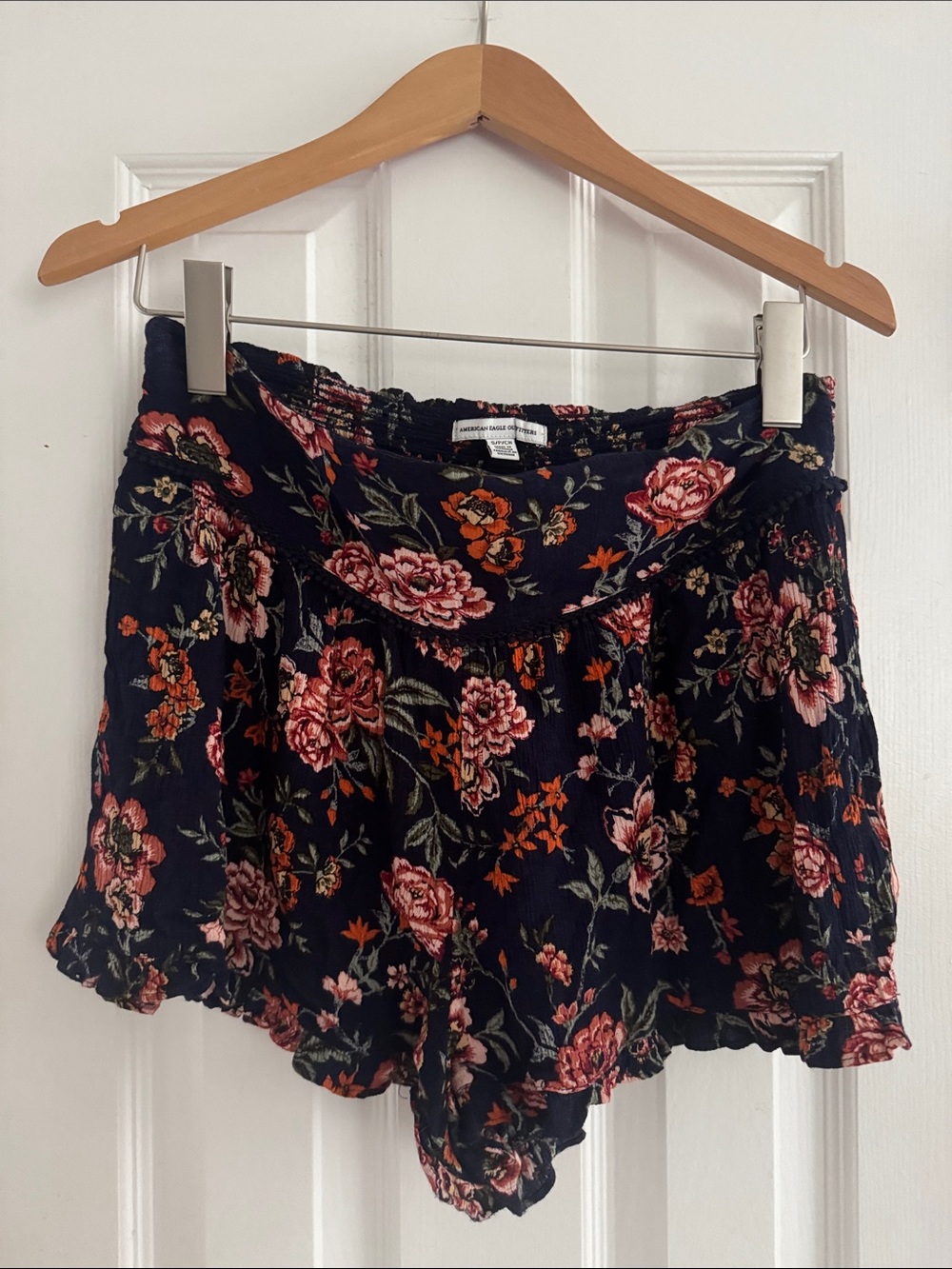American Eagle Outfitters Navy Floral High-Waist Women's Shorts